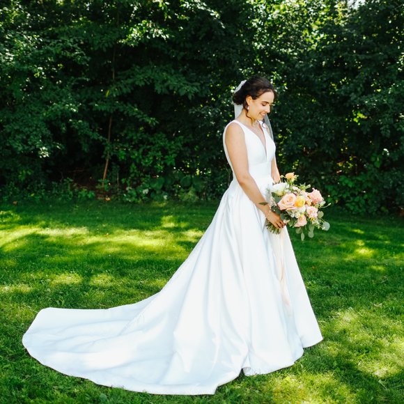 Simple & Elegant Stella York Wedding Dress - Picture 3 of 6